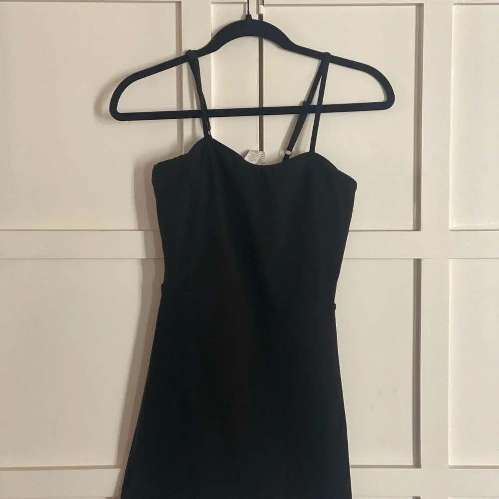 ALO Alosoft Encore Tennis Dress - Picture 9 of 9